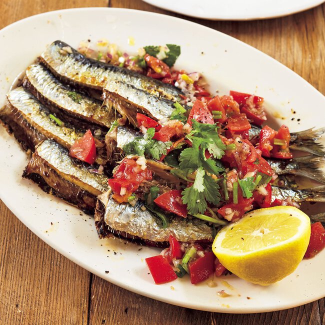 いわしのグリルフレッシュトマトソース Byコウケンテツさんの料理レシピ プロのレシピならレタスクラブ