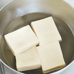 揚げ出しはさっと水につけるだけ！