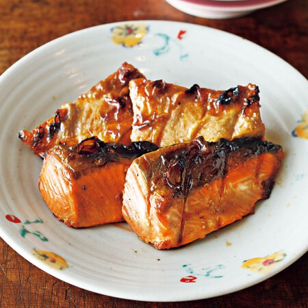 鮭の焼き漬け Byしらいのりこさんの料理レシピ プロのレシピならレタスクラブ