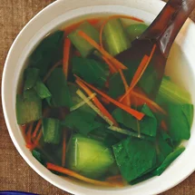 チンゲン菜とにんじんのスープ