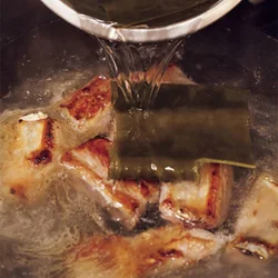 リブと大根からいいだしが出るので、水と昆布のみでだし汁いらず。
