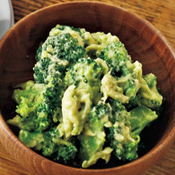 アボカドとブロッコリーのサラダ