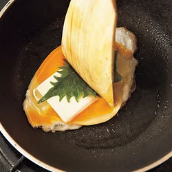 木べらで折り目をつけると畳みやすい