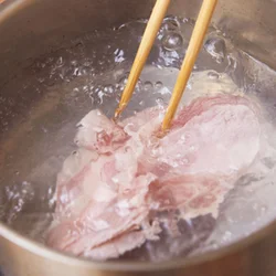 短時間で火が通って脂も落ち、しかもボリュームは満点。