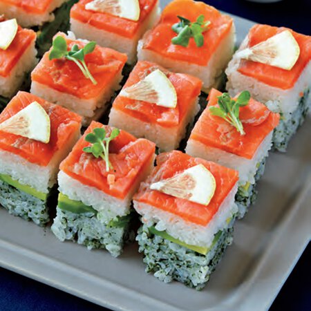 サーモンとアボカドの押しずし By関岡弘美さんの料理レシピ プロのレシピならレタスクラブ