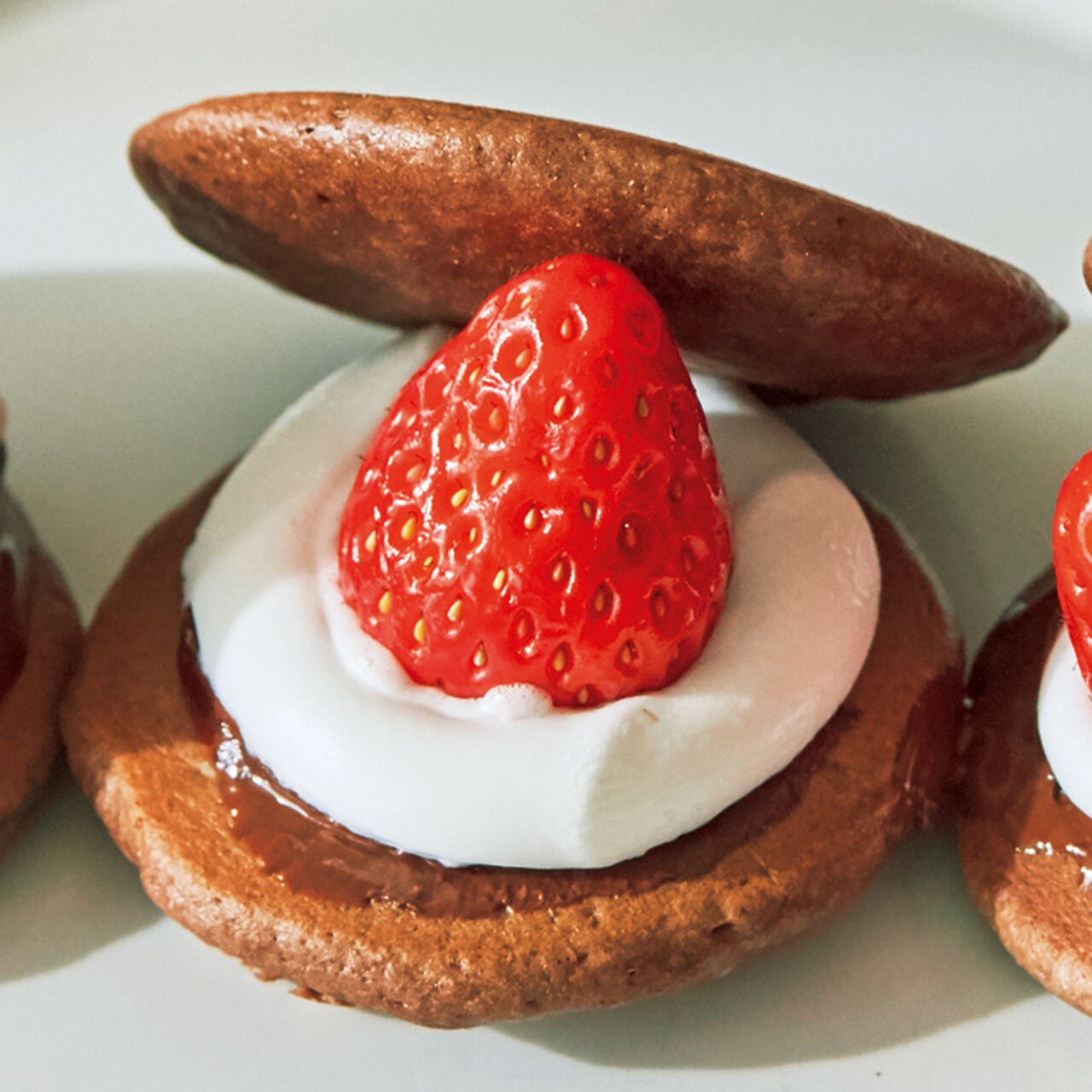 いちごのチョコパンケーキサンド By八木佳奈さんの料理レシピ レタスクラブ