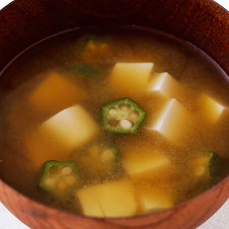 豆腐とオクラのみそ汁 By上島亜紀さんの料理レシピ プロのレシピならレタスクラブ