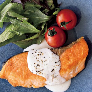 鮭のムニエル By牧野直子さんの料理レシピ プロのレシピならレタスクラブ