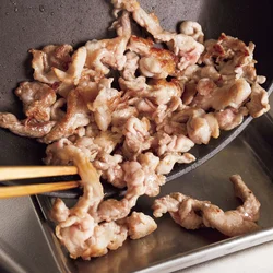肉はさわらず焼きつけろ！