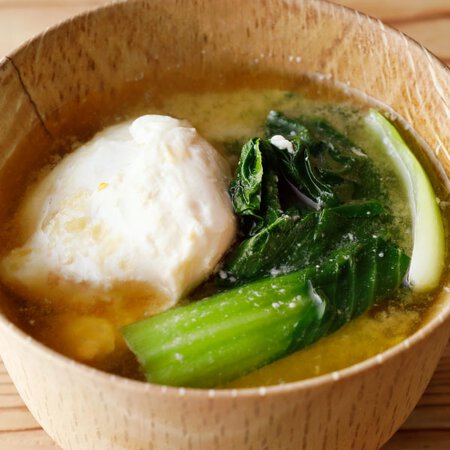 チンゲン菜と落とし卵のみそ汁 By小林まさみさんの料理レシピ プロのレシピならレタスクラブ