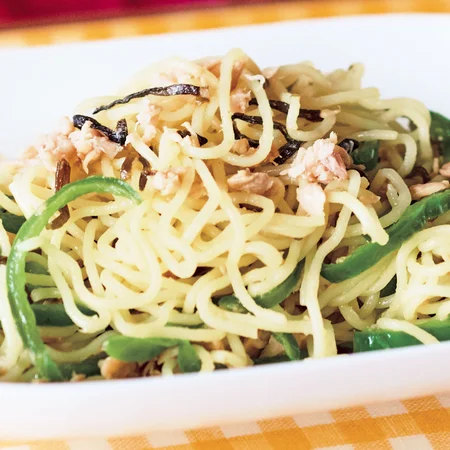 ツナと塩昆布の“無限”レンジ焼きそば