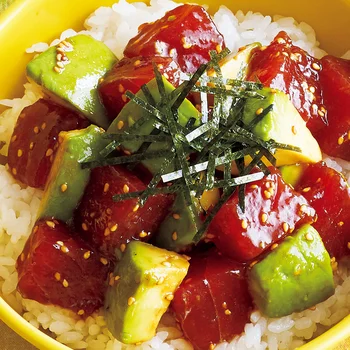 「まぐろとアボカドのポキ丼」の献立