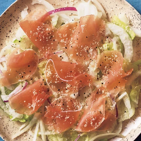 サラダ野菜と生ハムのカルパッチョ風