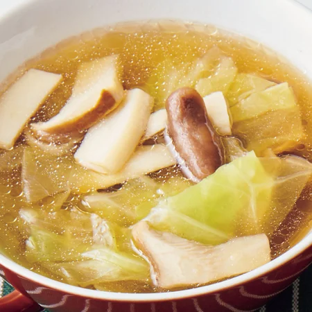 きのことキャベツのうま塩スープ Byたっきーママ 奥田和美 さんの料理レシピ プロのレシピならレタスクラブ