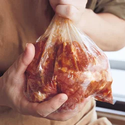 肉にしっかりと味がしみこむようになじませる！