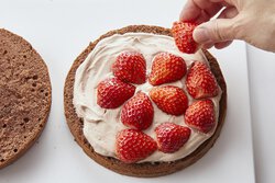 いちごのハートチョコケーキ By八木佳奈さんの料理レシピ プロのレシピならレタスクラブ