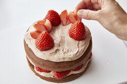 いちごのハートチョコケーキ By八木佳奈さんの料理レシピ プロのレシピならレタスクラブ