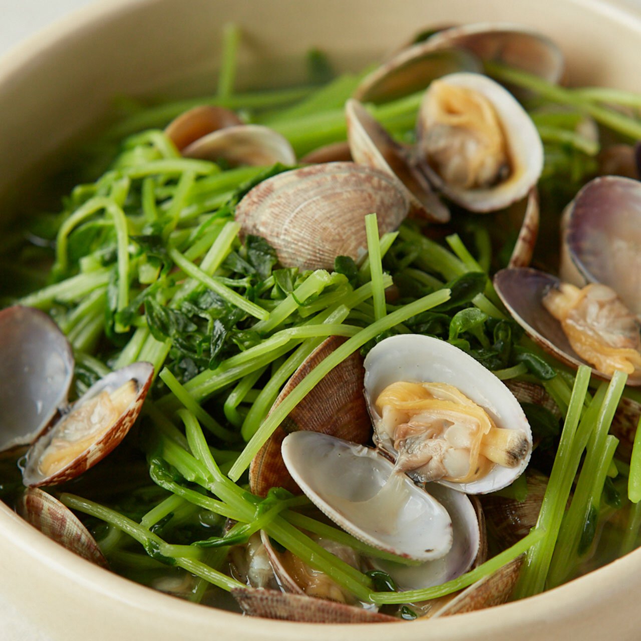 あさりと豆苗の洋風煮びたし By上島亜紀さんの料理レシピ プロのレシピならレタスクラブ