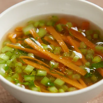 にんじんとかぶの葉のスープ