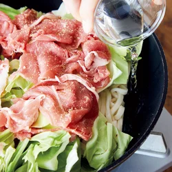 フライパンに材料をすべて重ね入れて一気蒸し！