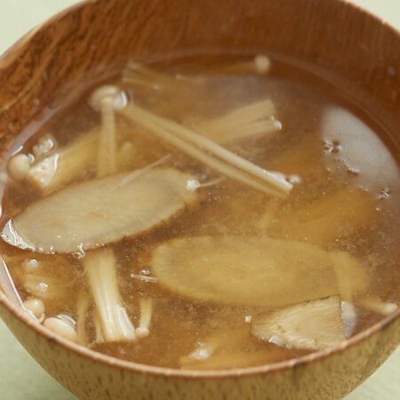新ごぼうとえのきのみそ汁 By吉田愛さんの料理レシピ プロのレシピならレタスクラブ