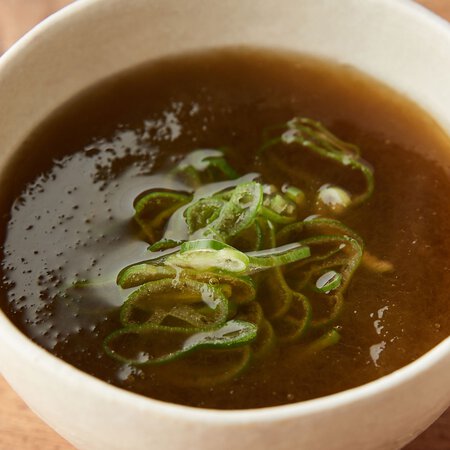 とろろ昆布とねぎのすまし汁 By髙山かづえさんの料理レシピ プロのレシピならレタスクラブ