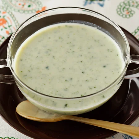おろしきゅうりの冷製豆乳スープ