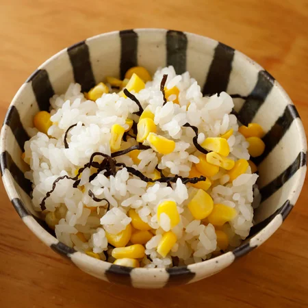 とうもろこしご飯塩昆布混ぜ