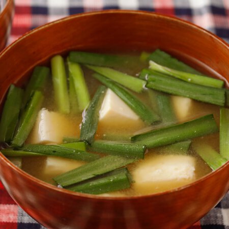 豆腐とにらのみそ汁 By井原裕子さんの料理レシピ プロのレシピならレタスクラブ