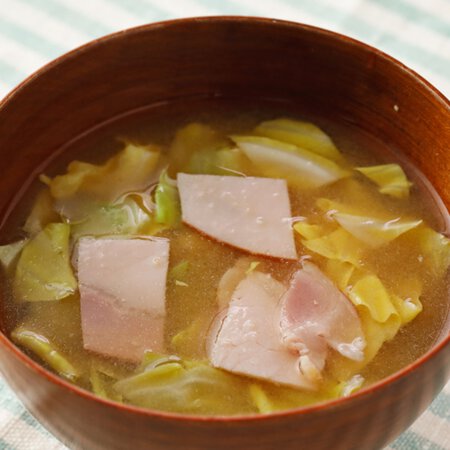 ハムとキャベツのみそ汁 By井原裕子さんの料理レシピ プロのレシピならレタスクラブ