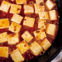煮ることで豆腐の水分が抜け、しっかり味がしみこむぞ！