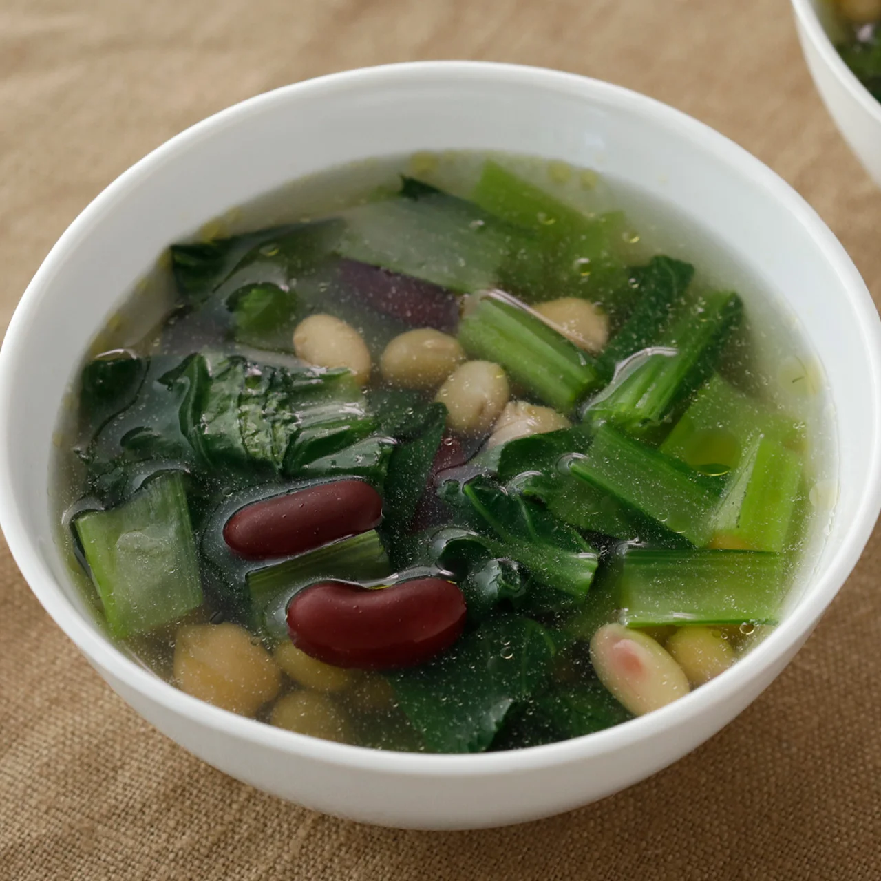 小松菜と豆のコンソメスープ