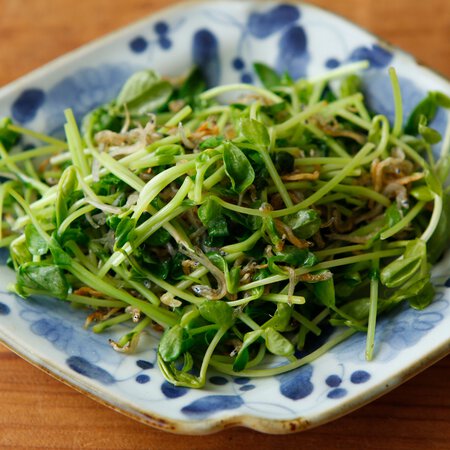 カリカリじゃこと豆苗のさっと炒め