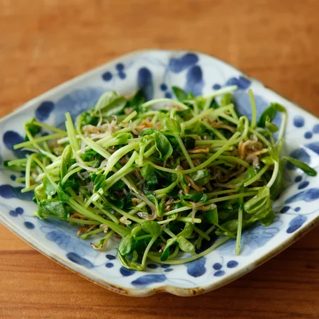 カリカリじゃこと豆苗のさっと炒め