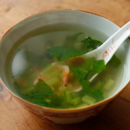 かぶの葉と桜えびの中華スープ By榎本美沙さんの料理レシピ プロのレシピならレタスクラブ