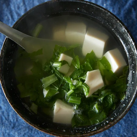 豆腐とかぶの葉のスープ