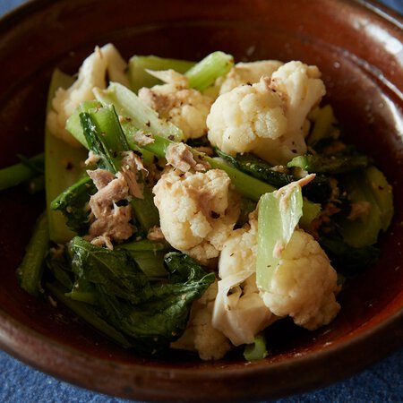 ツナとカリフラワーのホットサラダ Byワタナベマキさんの料理レシピ プロのレシピならレタスクラブ