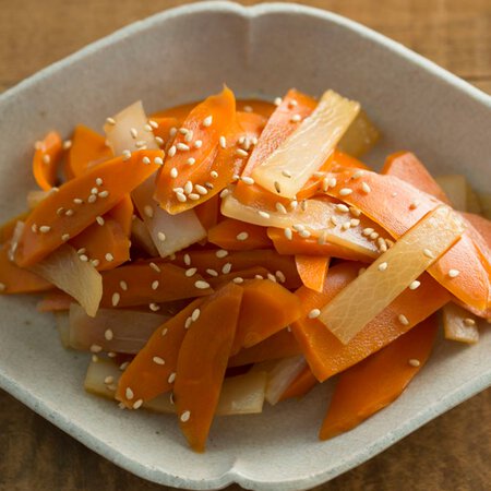 にんじんと大根の皮のきんぴら By新谷友里江さんの料理レシピ プロのレシピならレタスクラブ