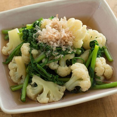カリフラワーと春菊のおひたし By新谷友里江さんの料理レシピ プロのレシピならレタスクラブ