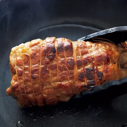 仕上げにほんのり焦げるくらいまで焼くと、チャーシューならではの香ばしさに