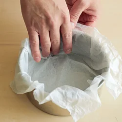 水でぬらすと、キレイに敷ける