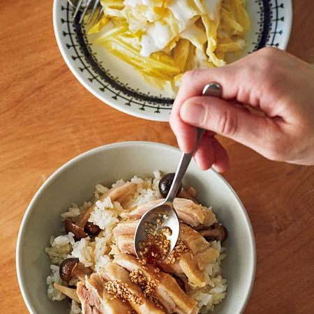 蒸しどりご飯とキャベツ温サラダ