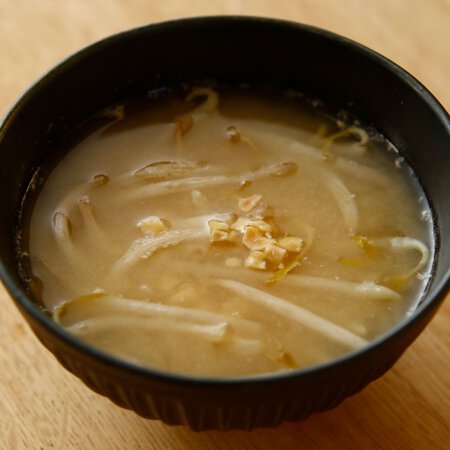納豆ともやしのみそ汁