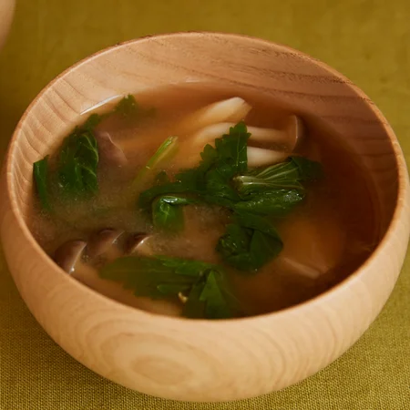 しめじとセロリの葉のみそ汁 By市瀬悦子さんの料理レシピ プロのレシピならレタスクラブ