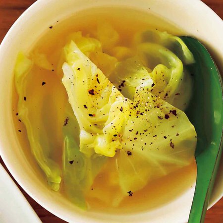 キャベツのコンソメスープ By今井亮さんの料理レシピ プロのレシピならレタスクラブ