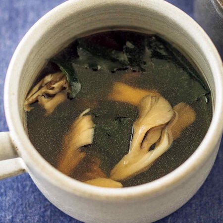 まいたけとわかめのスープ