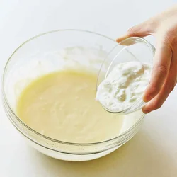 ヨーグルトなどを混ぜる