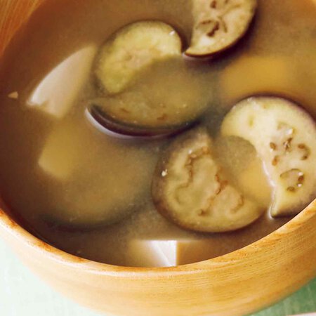 なすと豆腐のみそ汁