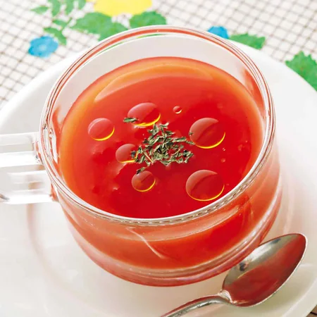 冷たいトマトスープ