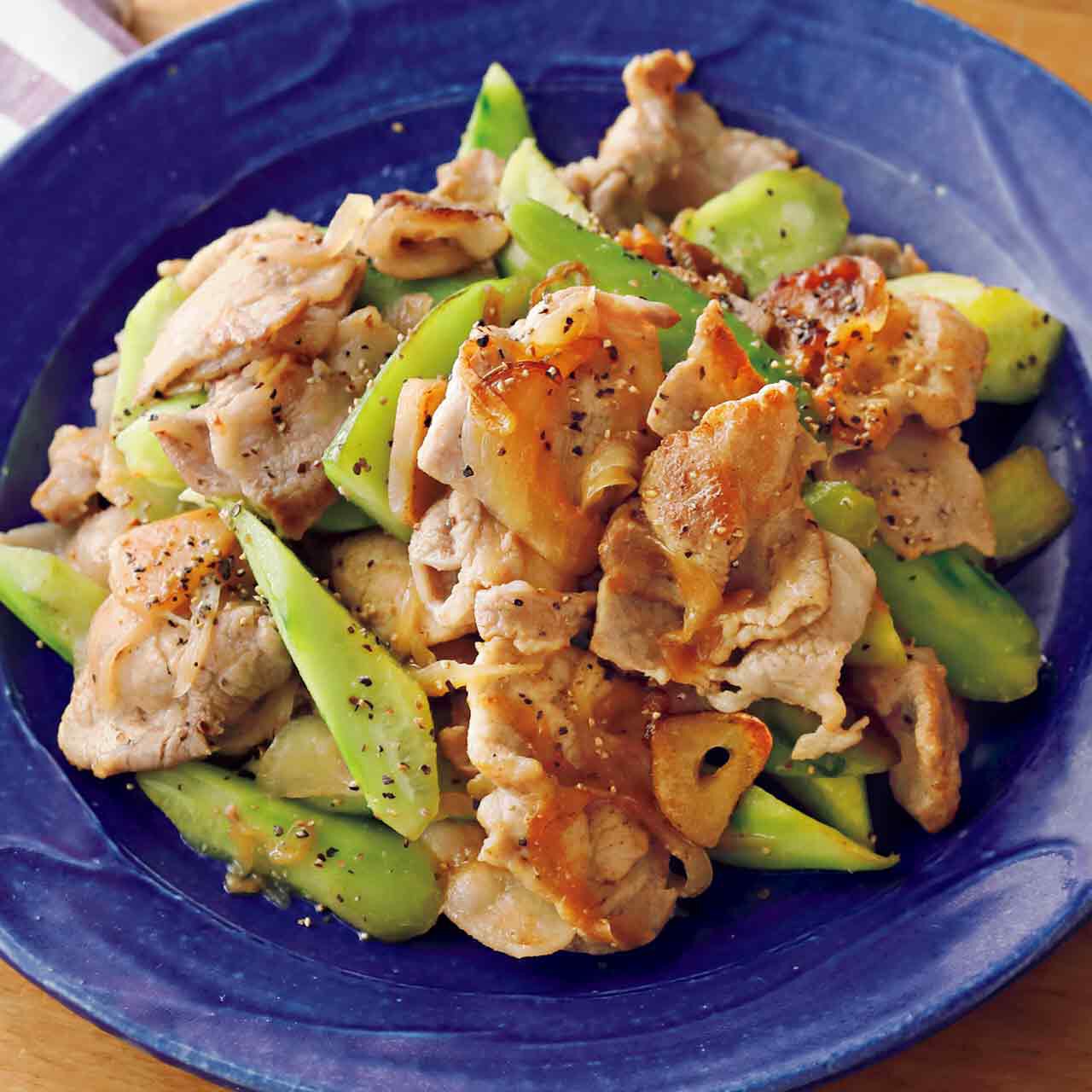 豚肉ときゅうりのにんにく塩炒め By重信初江さんの料理レシピ プロのレシピならレタスクラブ